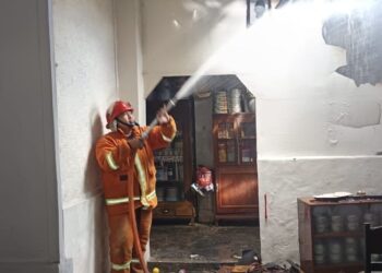 Diduga Akibat Korsleting Listrik, Sebuah Rumah di Singojuruh Banyuwangi Terbakar
