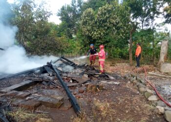 Gudang milik warga kalibaru Ludes dilalap si jago merah Kerugian di tafsir mencapai 15 Juta