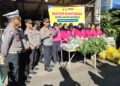 Polresta Banyuwangi Bagi-bagi Sayur Gratis ke Warga Genteng