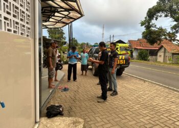 Miris Jasad Bayi Laki-laki Ditemukan di Dalam Tas Ransel Tergantung di Toilet Musala di Desa Tulungrejo Glenmore