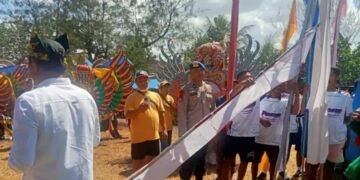 Satpolairud Polresta Banyuwangi Amankan Jalannya Perayaan Tradisi Sakral Petik Laut di Pantai Lampon