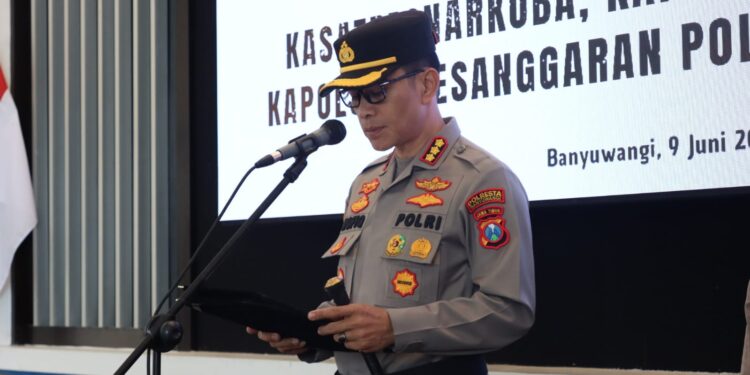 Kapolresta Banyuwangi Pimpin Serah Terima Jabatan, Kasatnarkoba dan Dua Kapolsek Resmi Bergeser