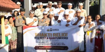 Hari Raya Galungan dan Kuningan, Kapolresta Banyuwangi Bersama Umat Hindu Rajut Kerukunan